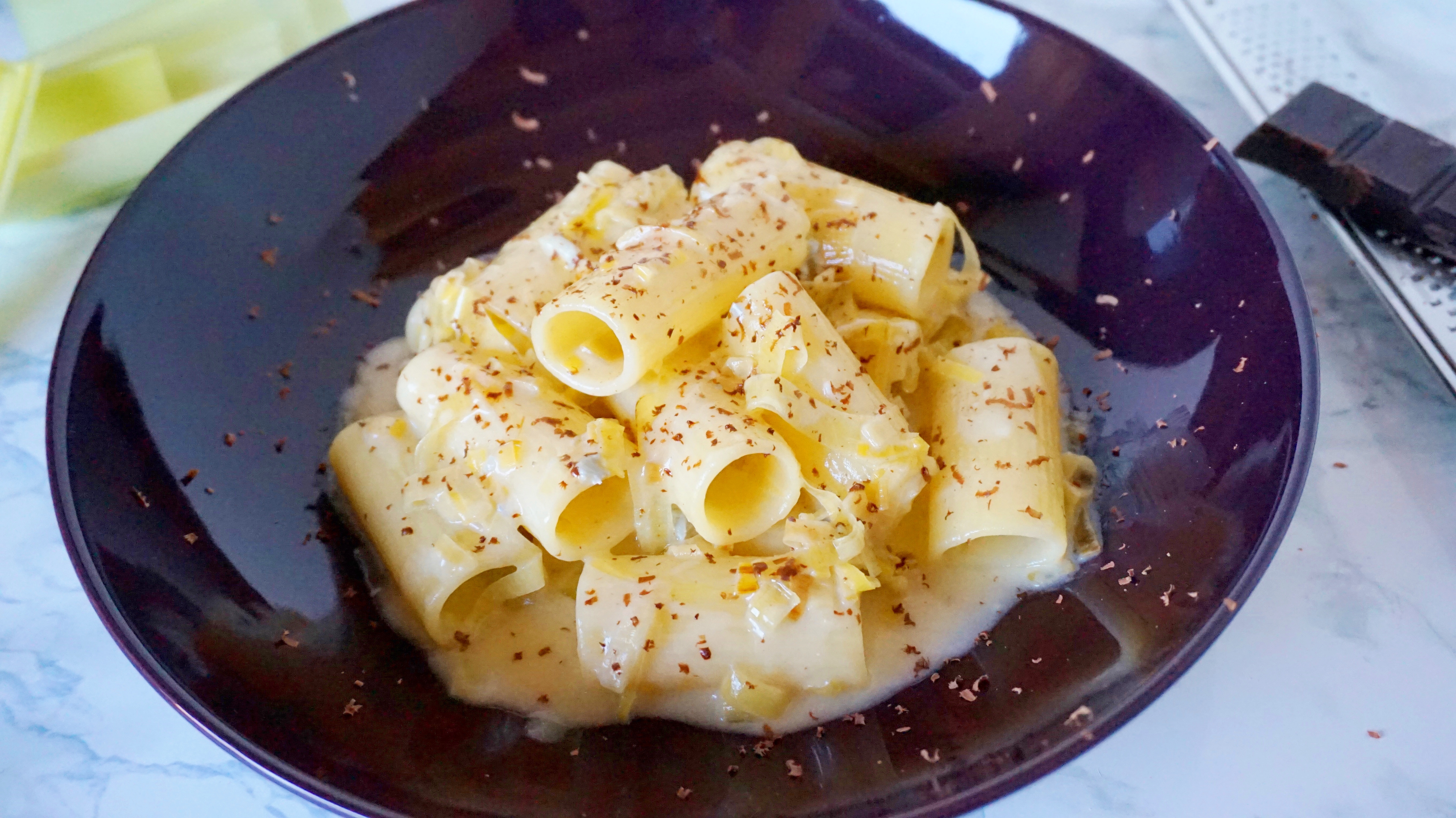 Paccheri con gorgonzola e porri saltati