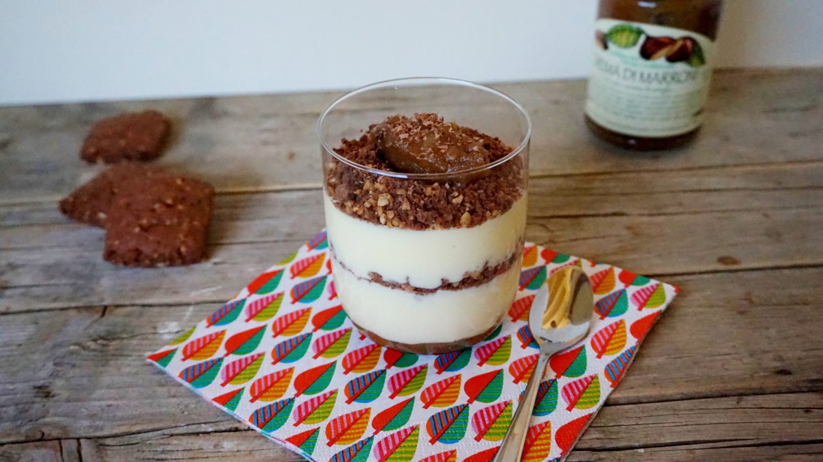 Tiramisù con biscotti al cacao e crema di marroni