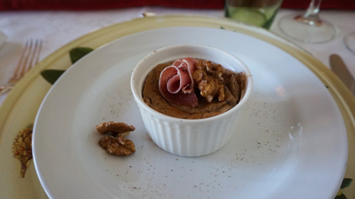 menù di natale sformatino al radicchio rosso di Treviso e Pecorino al pepe nero